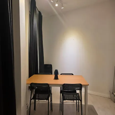 Ca17 - In Oslo, Suits Family And Globetrotters - 2-rooms