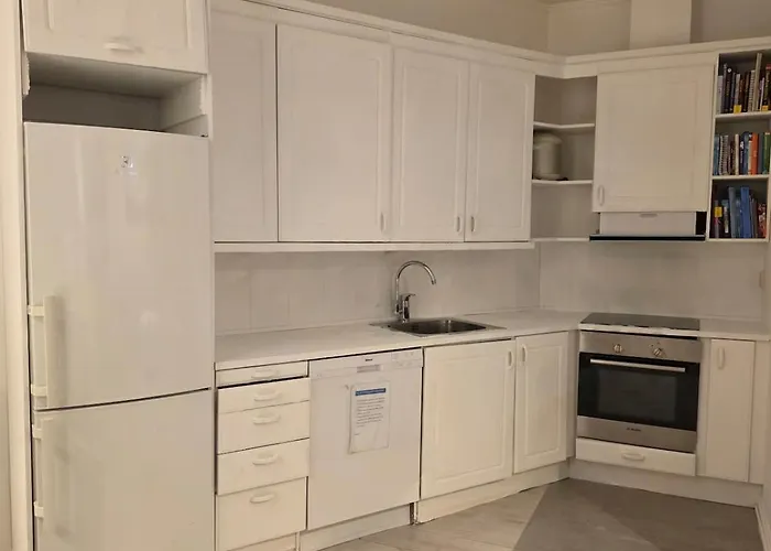 New Renovated And Painted In 아파트 오슬로